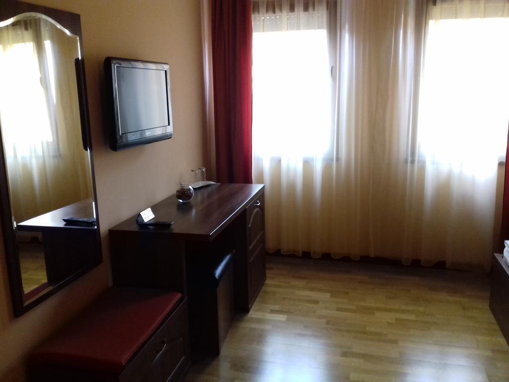 Pensiunea Damiris Băile Felix Esterno foto